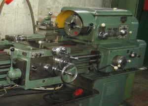 Đặc tính kỹ thuật và các bộ phận của máy tiện vạn năng 1A62
