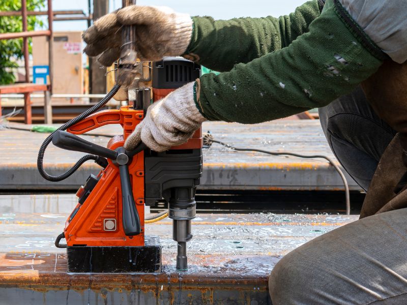 Những lỗi khi sử dụng máy khoan từ